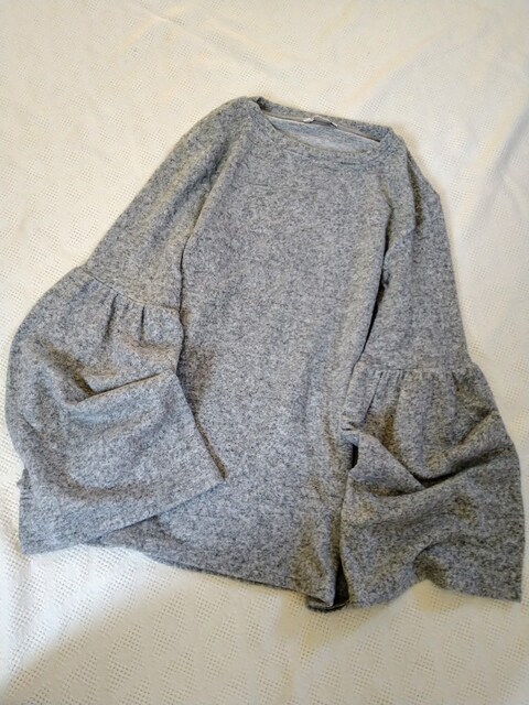 Zara フリース素材が気持ちいいベル袖カットソー 美品 新品 中古のオークション モバオク Zara フリース素材が気持ちいいベル袖カットソー 美品 新品 中古のオークション モバオク